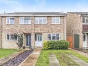 3 bedroom semidetached house for rent in Orchard Way...