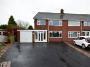 3 bedroom semidetached house for rent in Rugby Close...