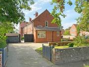 3 bedroom semidetached house for rent in The Close...