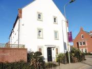 3 bedroom semidetached house for rent in Whitelands Way...