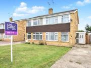 3 bedroom semidetached house for sale in Bramley Way...