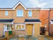 3 bedroom semidetached house for sale in Cotswold Way...
