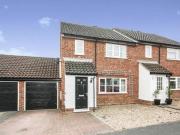 3 bedroom semidetached house for sale in Crown Field...