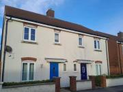 3 bedroom semidetached house for sale in Holloway Close...