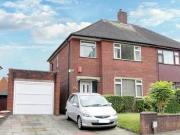 3 bedroom semidetached house for sale in Kinnersley...