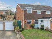 3 bedroom semidetached house for sale in Knaves Hill...