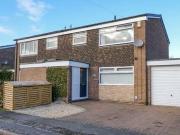 3 bedroom semidetached house for sale in Linden Close... 3 bedroom semidetached house for sale in Linden Close...