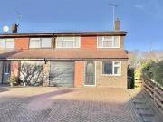 3 bedroom semidetached house for sale in Meadow Rise...