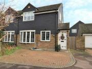 3 bedroom semidetached house for sale in Meadowgate...