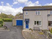 3 bedroom semidetached house for sale in Neville Court...
