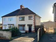 3 bedroom semidetached house for sale in Pinewood Avenue...