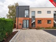 3 bedroom semidetached house for sale in Prestbury Road...