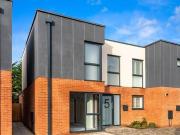 3 bedroom semidetached house for sale in Prestbury Road...