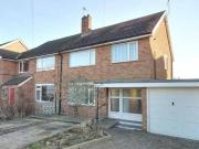 3 bedroom semidetached house for sale in Woodgates Close...