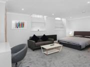 3 Bedroom Shared Living/roommate London London 90563094