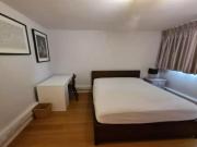 3 Bedroom Shared Living/roommate London London 90563197