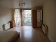 3 Bedroom Shared Living/roommate London London 90563277