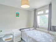3 Bedroom Shared Living/roommate London London 90563453
