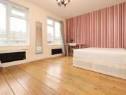 3 Bedroom Shared Living/roommate London London LS90559775