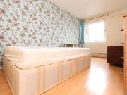 3 Bedroom Shared Living/roommate London London LS90559805