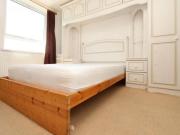 3 Bedroom Shared Living/roommate London London LS90559854