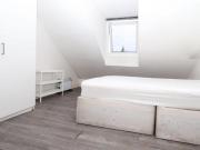 3 Bedroom Shared Living/roommate London London LS90560344