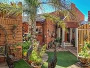 3 Bedroom Simplex in Heuwelsig