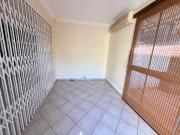 3 Bedroom Simplex in Somerset Park