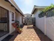 3 Bedroom Simplex in Sunningdale