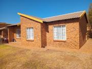 3 Bedroom Simplex To Let in Erand Gardens