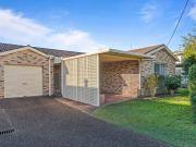 Renovated Freestanding Villa 500m Toowoon Bay Beach