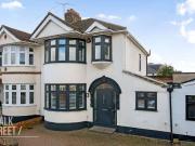 3 Bedroom Studio Flat