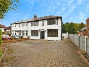 3 bedroom semi detached house for sale in Beverley Road,...