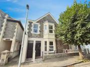 3 bedroom terraced house for rent in Albert Road Weston...