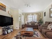 3 Bedroom Terraced House For Rent In Berkshire