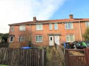 3 bedroom terraced house for rent in Bixley Close,...