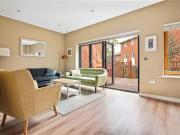 3 bedroom terraced house for rent in Broadash Close,...