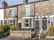 3 bedroom terraced house for rent in Cardiff Road,...