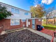 3 bedroom terraced house for rent in Colingsmead,...