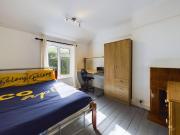 3 bedroom terraced house for rent in Coombe Road,...