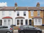 3 bedroom terraced house for rent in Gordon Road,...
