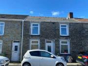 3 bedroom terraced house for rent in High Street...