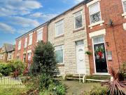 3 bedroom terraced house for rent in High Street,...