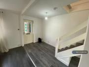 3 bedroom terraced house for rent in Hillfield Drive,...