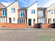 3 bedroom terraced house for rent in Hunsbury Chase,...