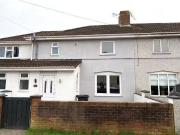 3 bedroom terraced house for rent in Kingshill Road,...