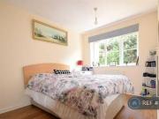 3 Bedroom Terraced House For Rent In London