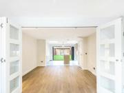 3 Bedroom Terraced House For Rent In London