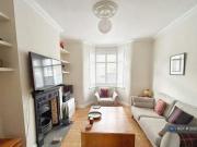 3 Bedroom Terraced House For Rent In London