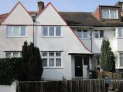 3 Bedroom Terraced House For Rent In London